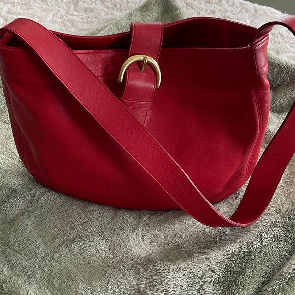 Coach Handbags - Vintage Coach Eldridge shoulder bag